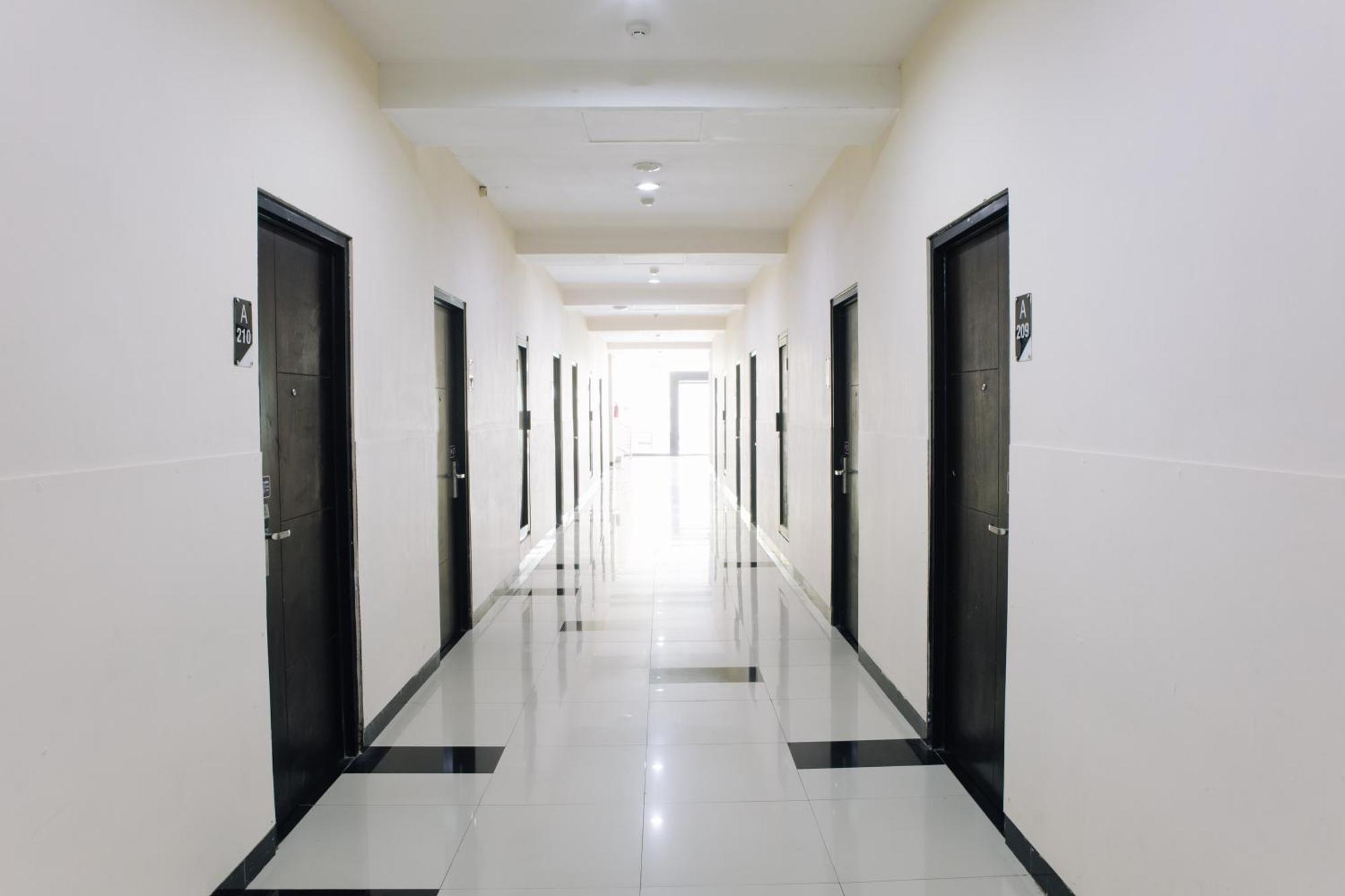 Utc Hotel Semarang Exterior photo